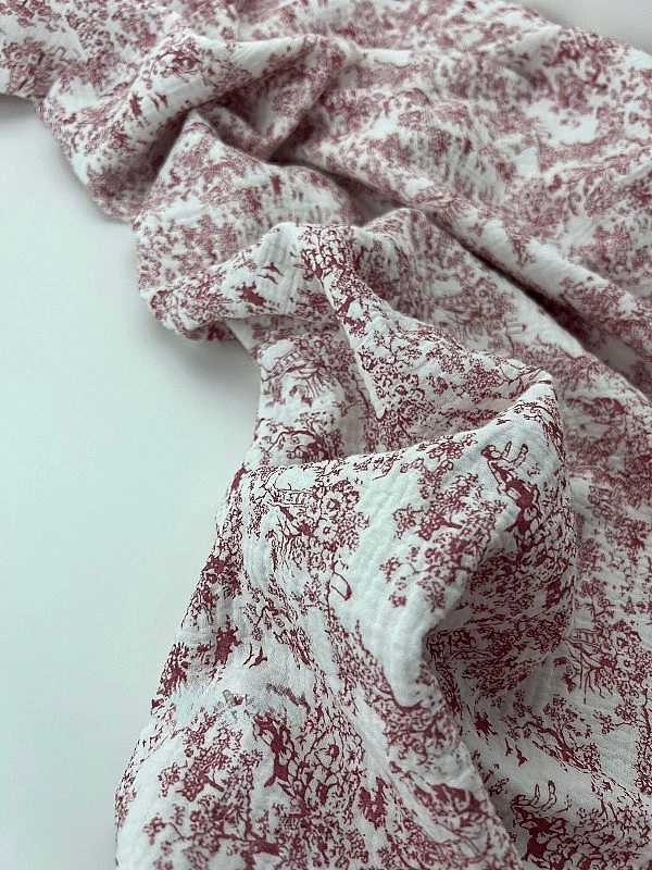 M 106 C2 Муслін жатка 2-х шаровий принт Діор рожевий на молочному 100% бавовна 135-140 см 125-135 гр