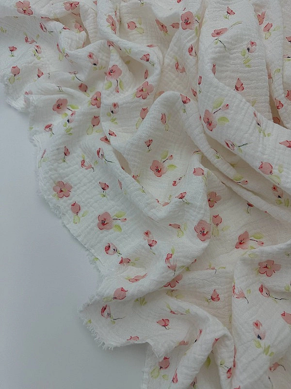 M 5033 C2 Муслін жатка 2-х шаровий принт квіти рожеві віоли на білому 100% бавовна 135-140 см 125-13