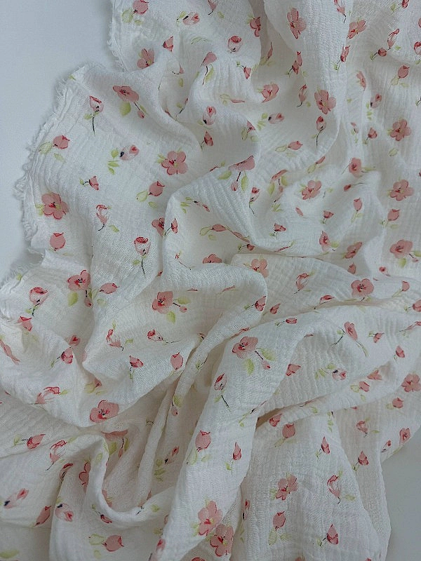 M 5033 C2 Муслін жатка 2-х шаровий принт квіти рожеві віоли на білому 100% бавовна 135-140 см 125-13