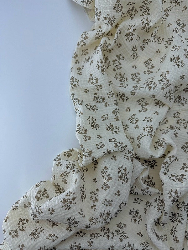 M 04501 C03 | RAINBOW-C04 Муслін жатка 2-х шаровий принт квіти листочки бежеві на айворі 100% бавовн