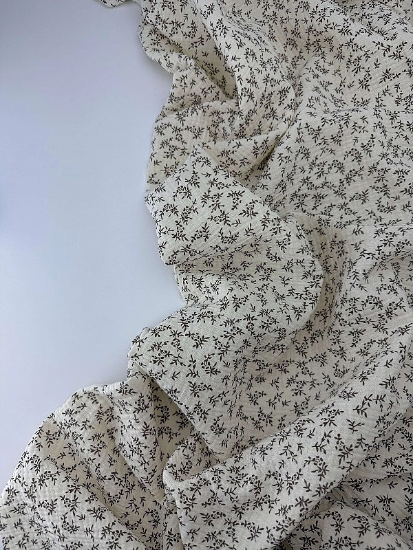 MR C06001 | RAINBOW-C06001 Муслін жатка 2-х шаровий принт квіти коричневі з гілочками на айворі 100%